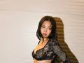 Jenny, matapang na bra top—karangalan ng unang K-pop na Denmark headliner