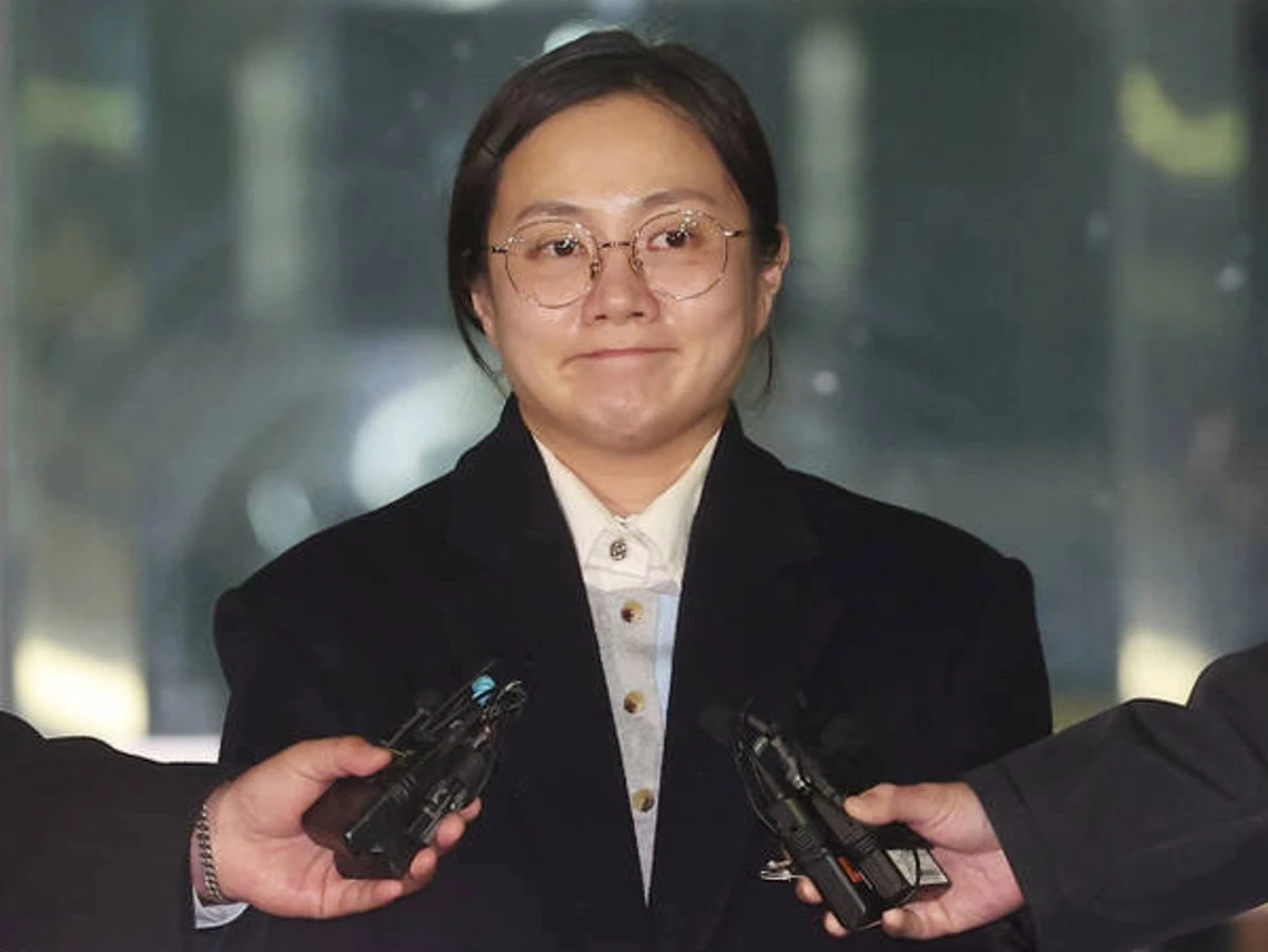 박나래, 8시간 고강도 조사 마쳐… 