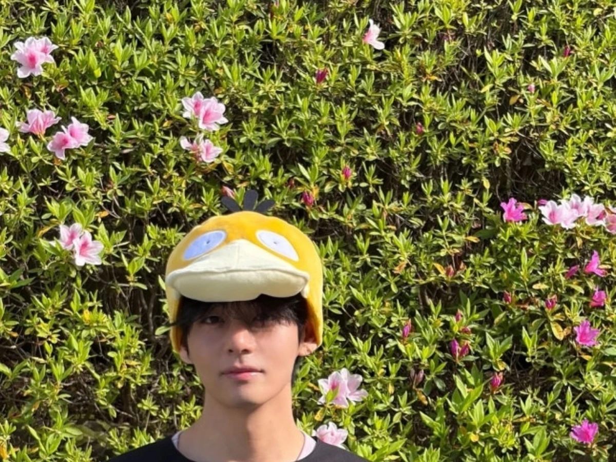 BTS’s V Spotted at a Pokémon Theme Park in Japan… “Looks Like Dr. Oh Isn’t Here?”
