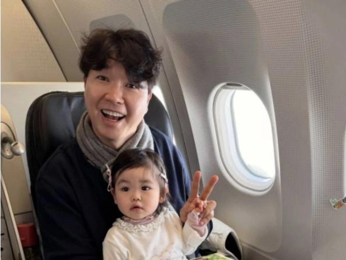 박수홍, 괌 행 항공기 지연 사과… '재탑승 받아준 항공사' 논란 