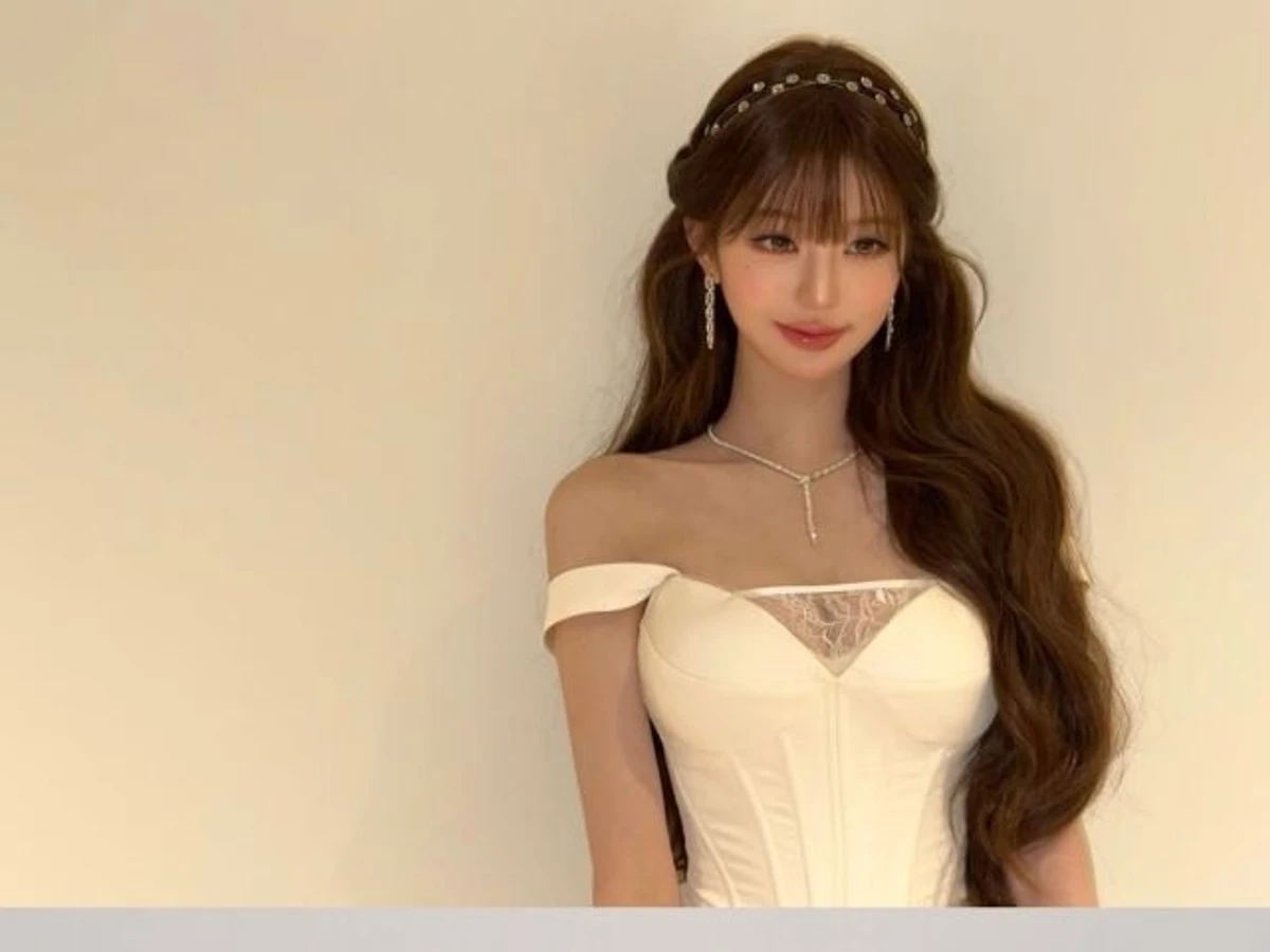  아이브 장원영, 몽환적 드레스 자태 공개 