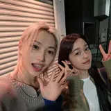 Felix y Noh Yoon-seo, juntos detrás de cámaras del video de su nuevo sencillo… química juvenil que enternece