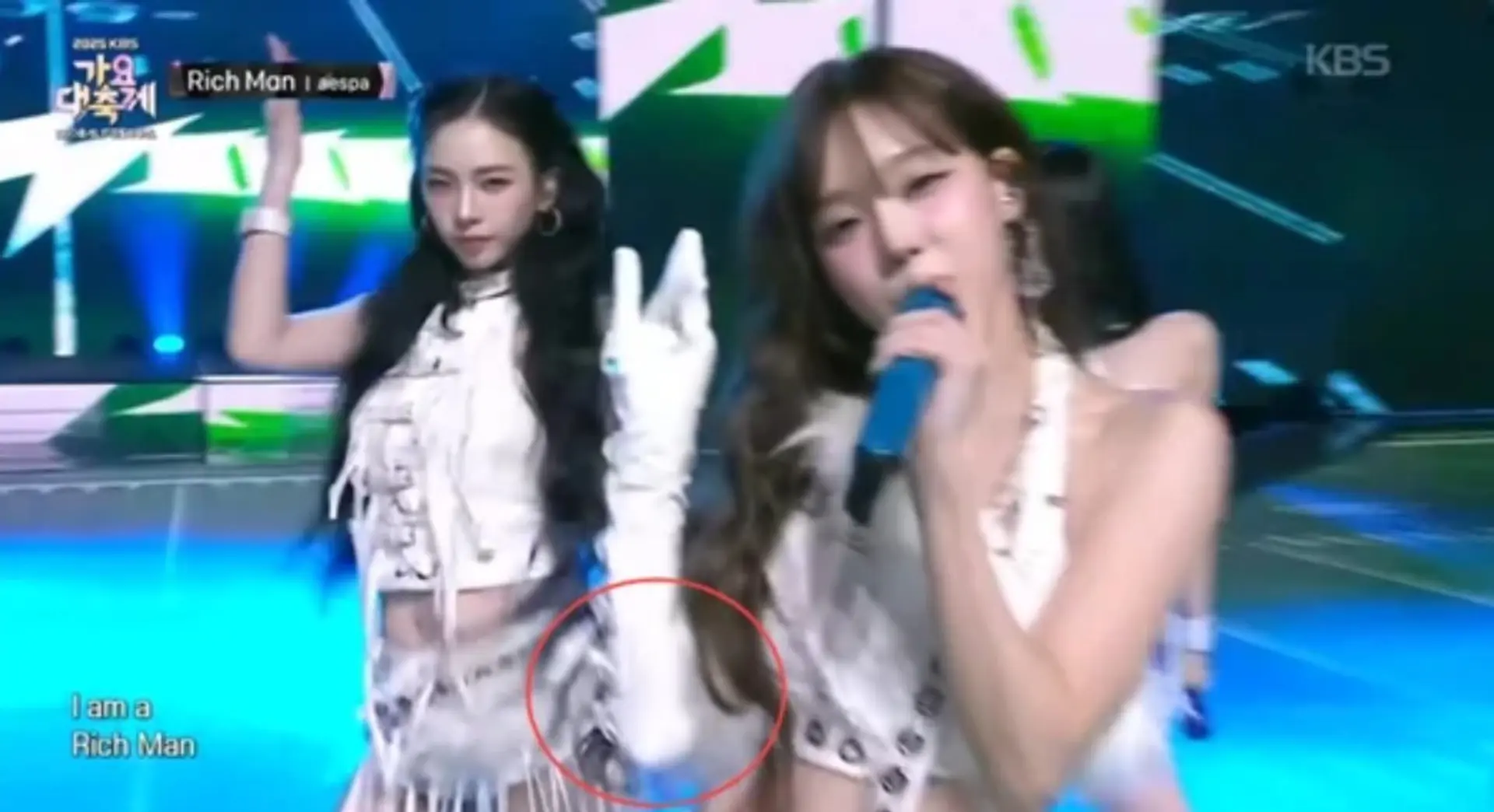 에스파 윈터, 정국 열애설 후 첫 무대서 타투 가린 스타일링 눈길