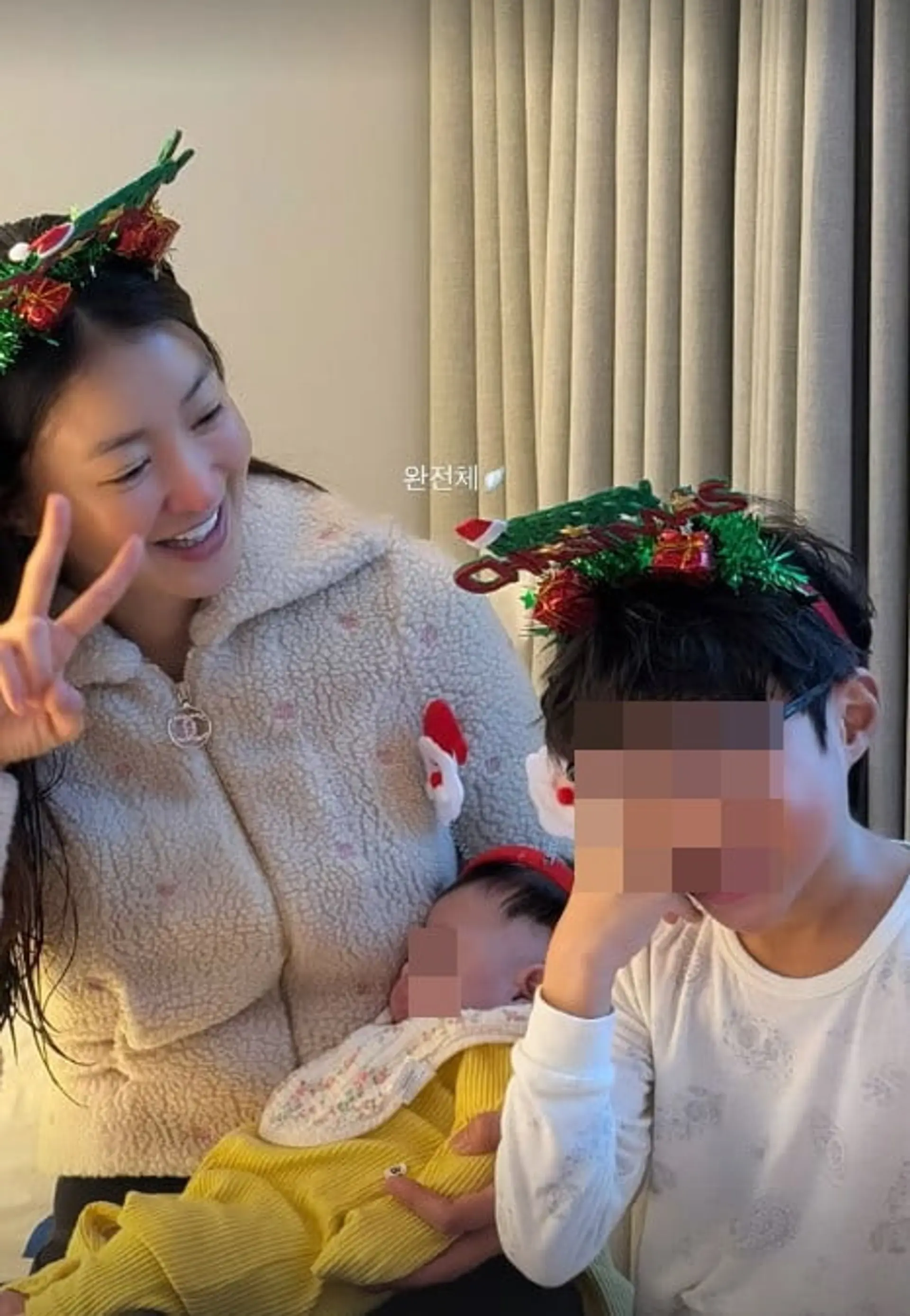 이시영, 두 자녀와 행복한 성탄절 인증...홀로서기 후 맞이한 특별한 크리스마스