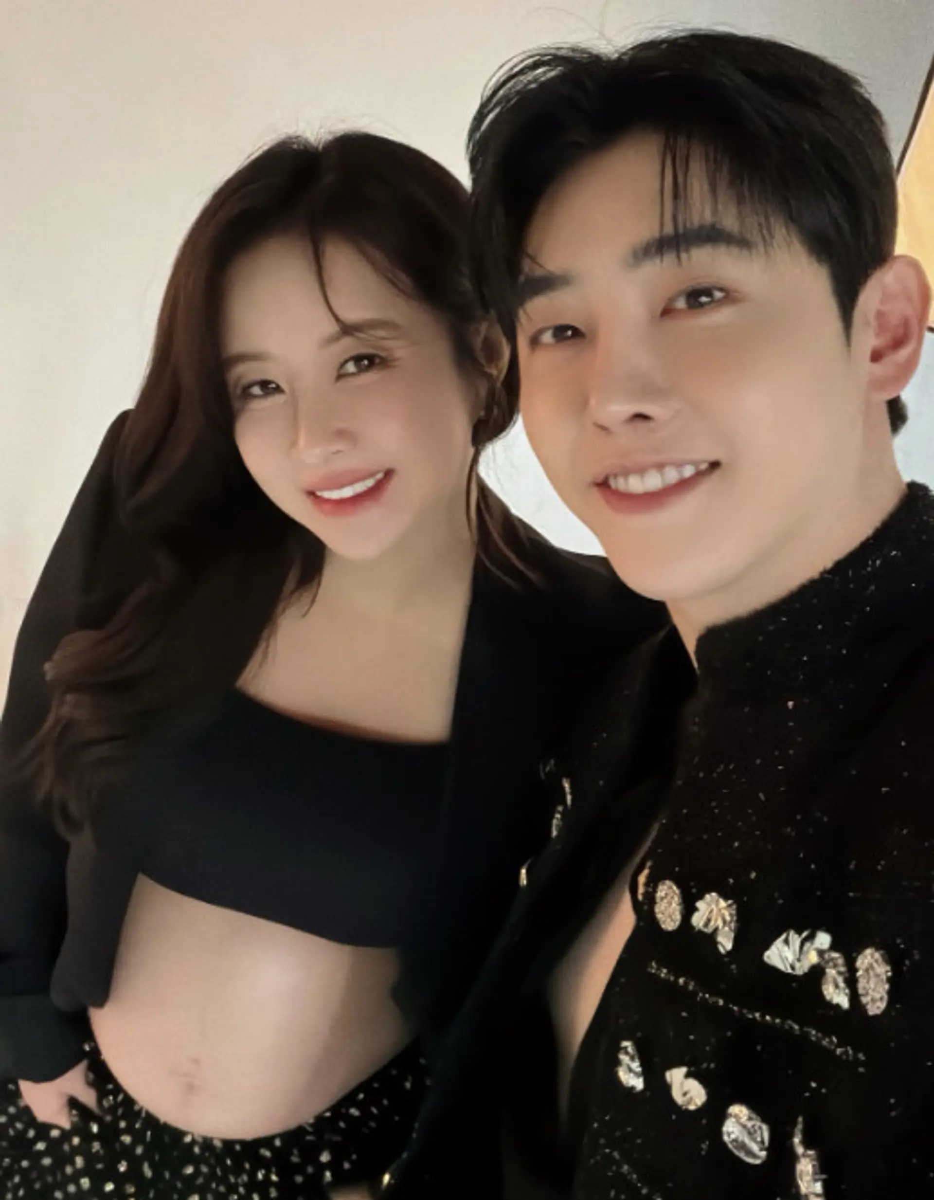 은가은♥박현호 부부, 만삭 화보 공개...임신 중에도 빛나는 미모와 D라인