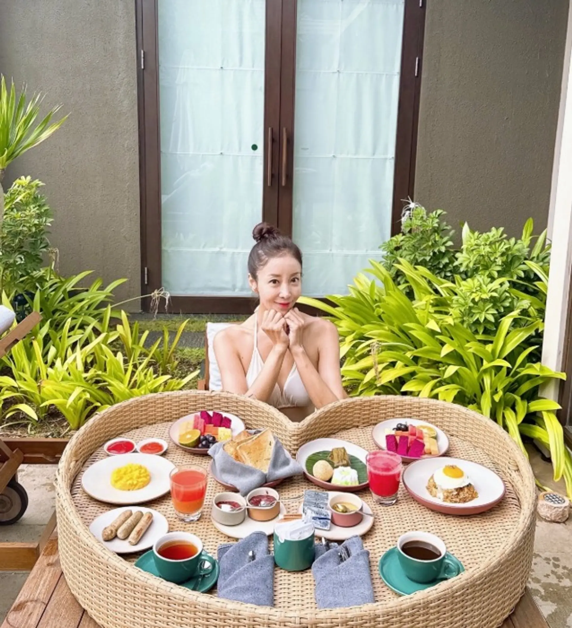 윤정수 아내 원진서, 발리 신혼여행 사진 공개...눈부시게 행복했던 순간