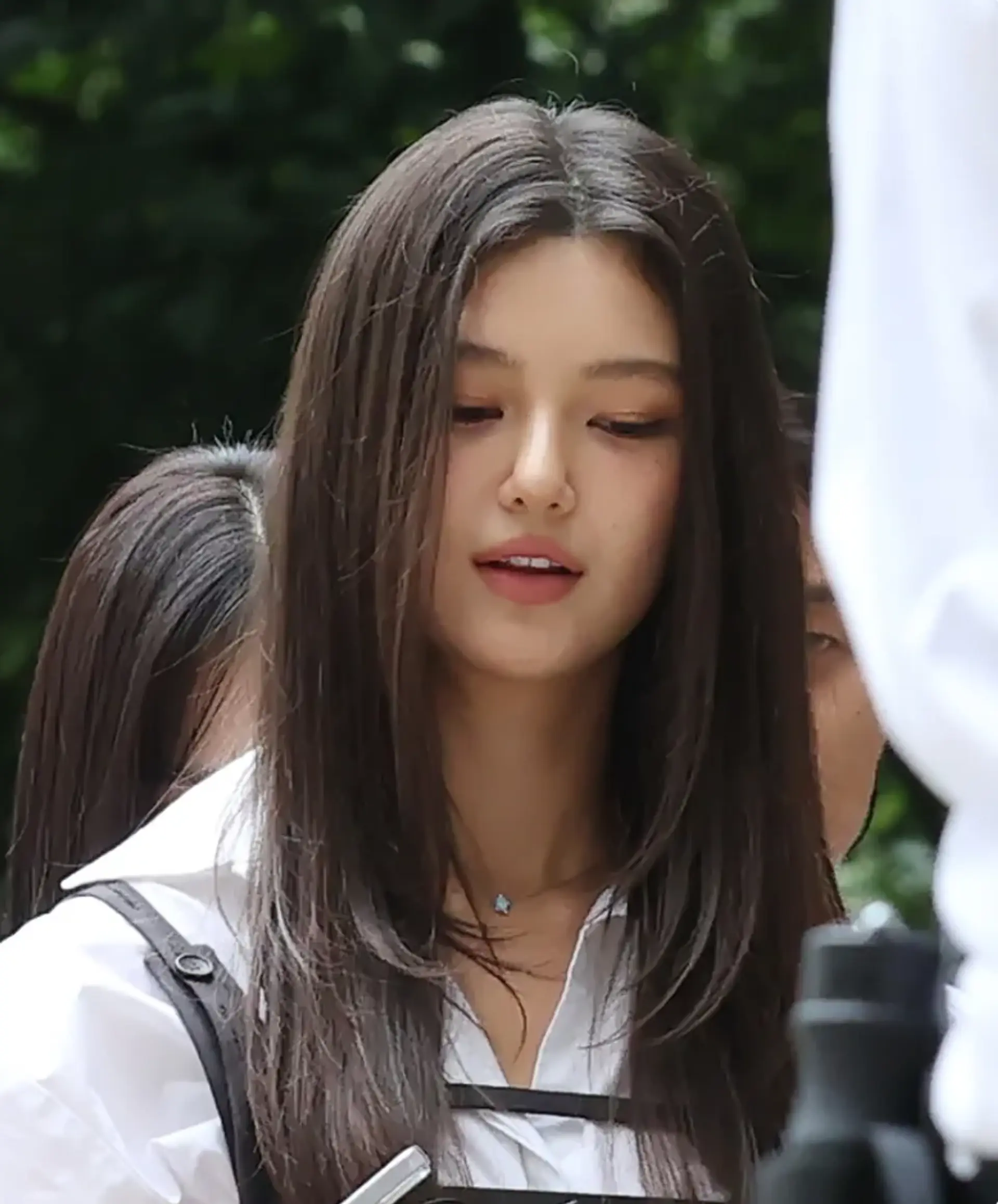 NewJeans' Hani Decides to Stay with Ador...Daniel Receives Notice of Contract Termination