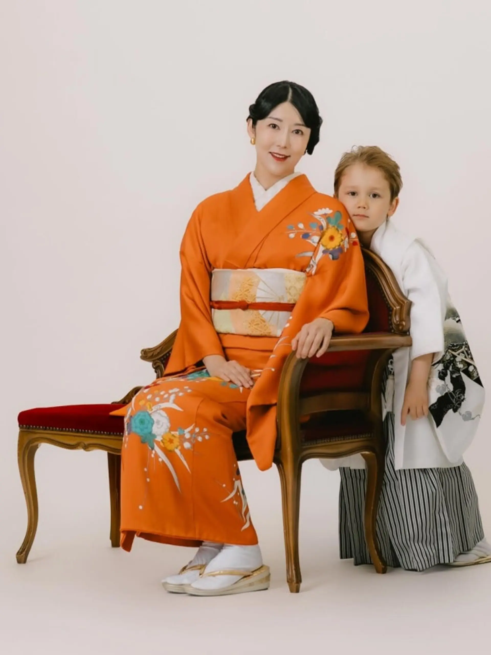 Sayuri Reveals Special Family Photo with Son Zen: "If Zen is Happy on His Own, That is the Right Answer"