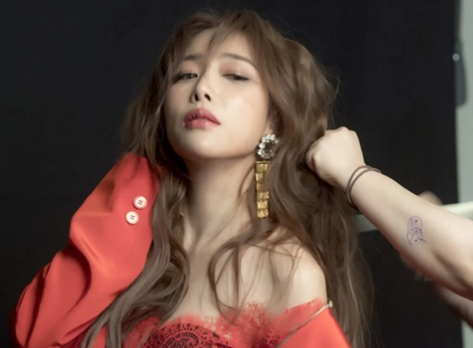 숙행, ‘상간 의혹’ 속 ‘현역가왕3’ 전격 하차… “프로그램 피해 막기 위해 결정”