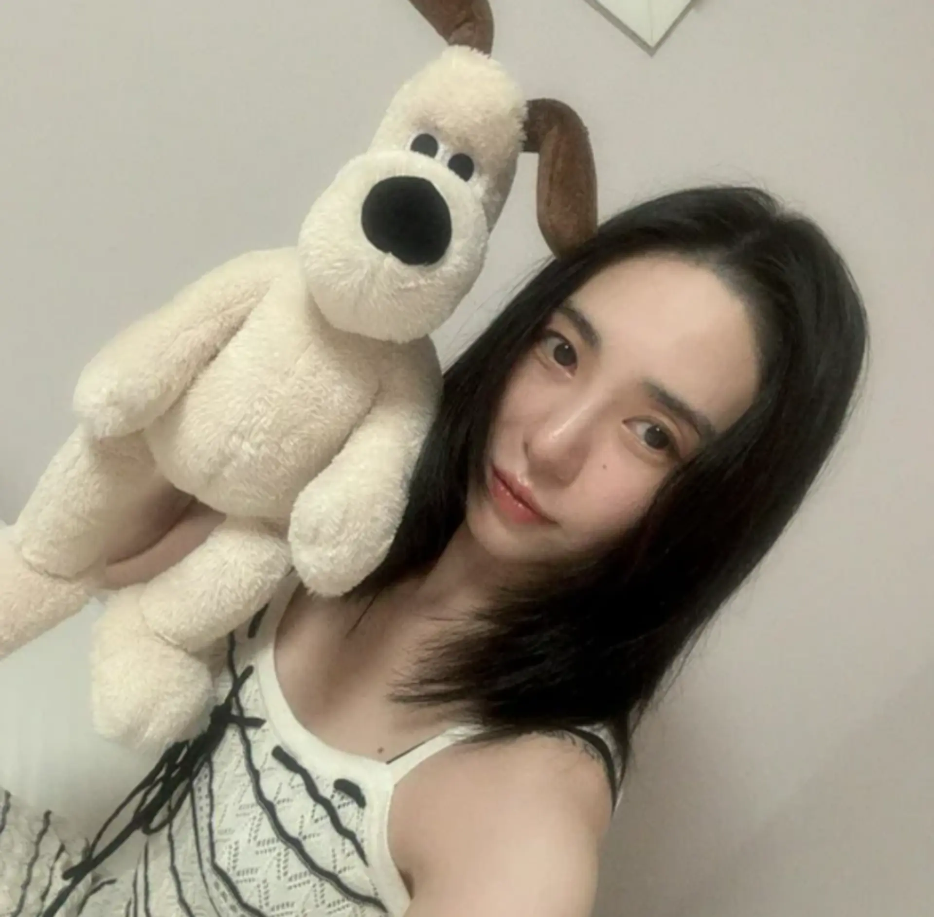 AOA 출신 권민아, SNS에 의미심장한 심경 토로… “세상은 공평하지 않아”