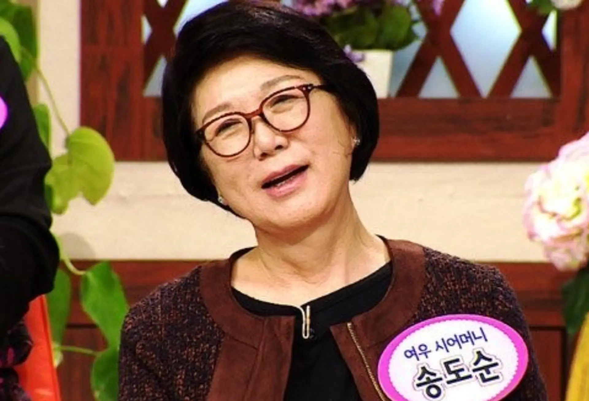 Namgoong Ok-boon Mourns the Passing of Voice Actor Song Do-soon, "A Great Star of Broadcasting Left Too Soon"