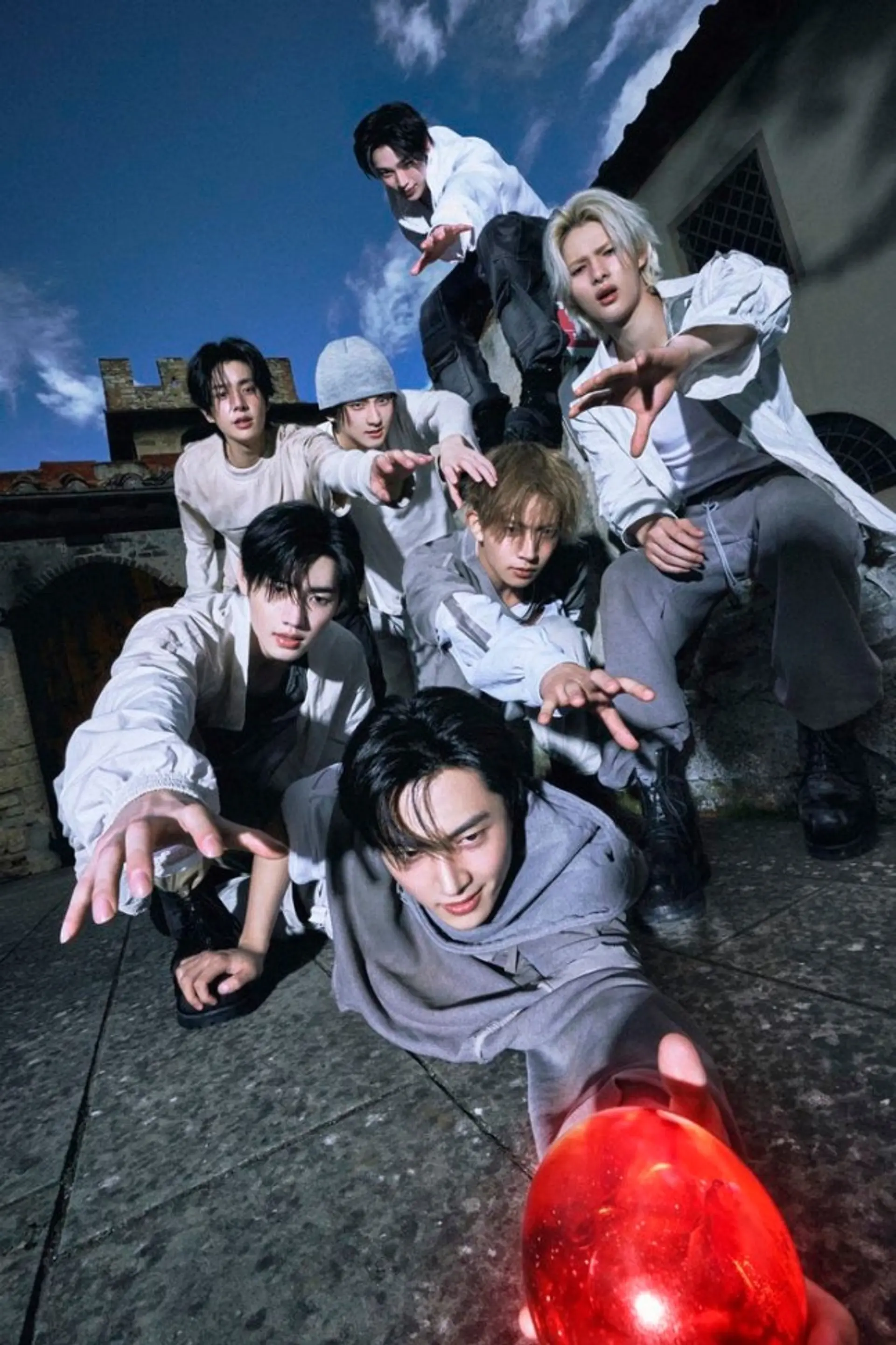 엔하이픈 'SHOUT OUT', 2026 올림픽 응원가 선정…성훈 성화봉송