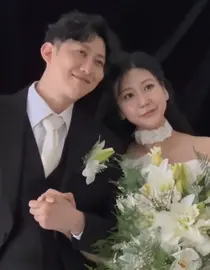'I Am Solo' Season 28 Jeong-sook and Sang-cheol, Wedding Photos Released... Overwhelmed with Emotion Despite Illness 