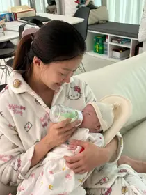 Lee Si-young Reveals Update on Her Second Daughter Born as a 1.9kg Premature Baby... 