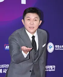 Jo Se-ho Takes Responsibility for 'Gangster Involvement' Controversy... Withdraws from Programs Including 'You Quiz' and '1 Night 2 Days'