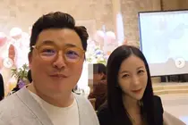 刘时媛二女儿的周岁庆典，尹正洙-元珍书夫妇等同事艺人齐聚 
