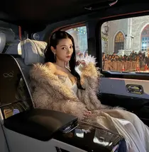 Kim Yoo-jung Reveals Her Unique Beauty Resembling the Winter's Gaze... From Red Dress to Fur Coat Look, 'The Pinnacle of Elegance'
