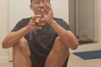 김대호, 실내 시가 흡연 인증샷 파장...단독주택이어도 반려묘 건강 걱정 엇갈린 반응
