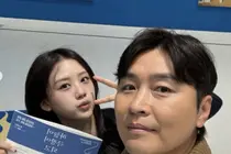 李东国女儿李在熙，愈发成熟的美貌引发热议……与爸爸李东国的展览出游近况