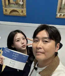李东国女儿李在熙，愈发成熟的美貌引发热议……与爸爸李东国的展览出游近况