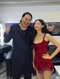 블랙핑크 제니, 골든디스크 대상 수상 후 조째즈와 다정한 인증샷 공개
