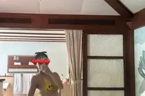 《那所四季》玫瑰，越南胎教旅行……比基尼下清晰的‘D线’