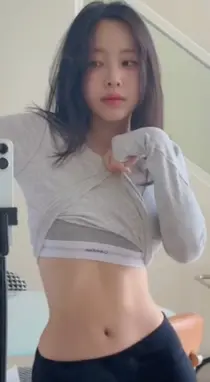 '암 극복' 이솔이, 42kg 몸무게에 휴지 4칸 개미허리 인증