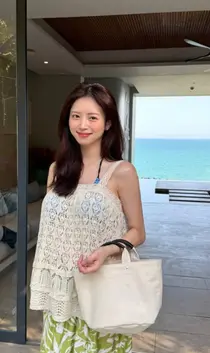 김지영, 나트랑 태교여행서 D라인 공개…'CEO 남편' 화제