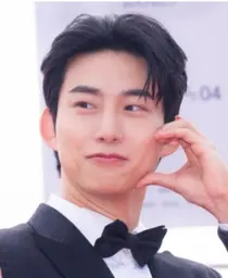 '10년 열애' 옥택연, 신라호텔서 비공개 결혼…2PM 총출동