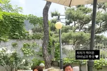 한채아·차범근, 손녀가 찍어준 훈훈한 정원 투샷