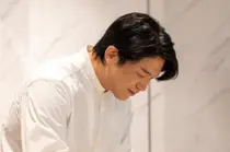 '와인 논란' 안성재, 두 달 만에 주방 복귀…반쪽 된 근황