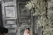 조여정, 45세 나이 잊은 드레스 자태… 김재철과 다정한 볼키스 현장 공개