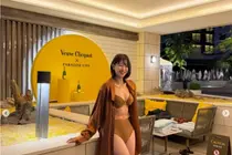 고원희, 호텔 수영장서 전한 근황… 단발머리 비키니 룩 