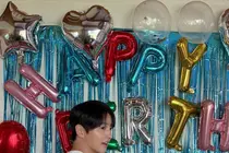 송중기, 만 41세 생일 근황 공개…'과자 가방' 멘 파티 현장과 케이티·자녀 재조명
