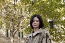 김유정, 파리 가을 패션 공개… 드라마 '100일의 거짓말' 첫 방송 기대감 UP