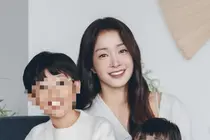 이시영, 아들·딸 품에 안고 전한 가족사진… 이혼 후 둘째 출산 잔상 속에 피어난 미소