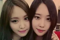 손나은 17일 모친상… 동생 손새은과 슬픔 나누며 묵묵히 빈소 지켜