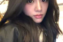 Ive's An Yujin Reveals Selfies Full of Innocence... Shining Visuals with Long Straight Hair