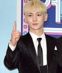 SHINee的Key承认与朴娜莱注射阿姨的非法医疗关系...宣布退出《我独自生活》及暂停活动