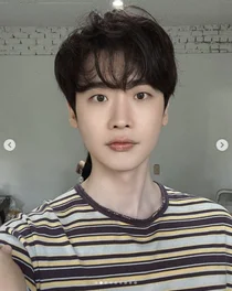 Lee Jong-suk Reveals Timeless Boyish Visuals Amidst Dating Rumors with IU... Anticipation for 'The Remarried Empress'