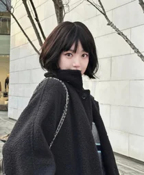 李尤比，惊艳短发造型公开… 