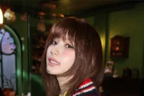 TWICE的Sana，清纯与性感交织的视觉……“如同玩偶般的美丽典范”