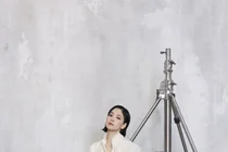 宋慧乔在MICHAA时尚杂志中展现的独特优雅……“仿佛时间停止的视觉效果”
