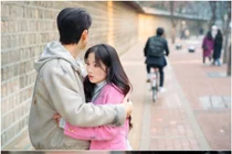 'From Today, I'm Human' Kim Hye-yoon, with Roman in Close Skinship, 'Beginning of a Crush'