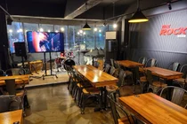 Ga Băng Học Thay Thế Hongdae... 'The Rock Seoul' - Nơi Tụ Họp Văn Hóa Indie Bắc Seoul