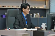 'Running Man' Ji Suk-jin Slaps Yoo Jae-suk... Yang Se-chan and Ji Yeo-eun's Office Dating Rumors