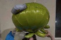 Nana, Wearing an Octopus Balloon, Shows Off Her Unique Charm... 