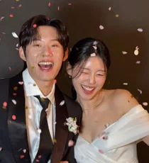 Choi Seo-eun at Kim Seong-cheol, parang tunay na mag-asawa sa 'Monthly Boyfriend' na wedding photoshoot na naging usap-usapan