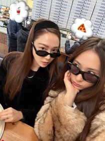Jessica và Jung Soo-jung, ghi lại cuộc sống hài hước bất ngờ của cặp chị em 'băng giá'