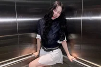 aespa Karina, White Shirt Missing Bottom Fashion… Unmatched Leg Beauty